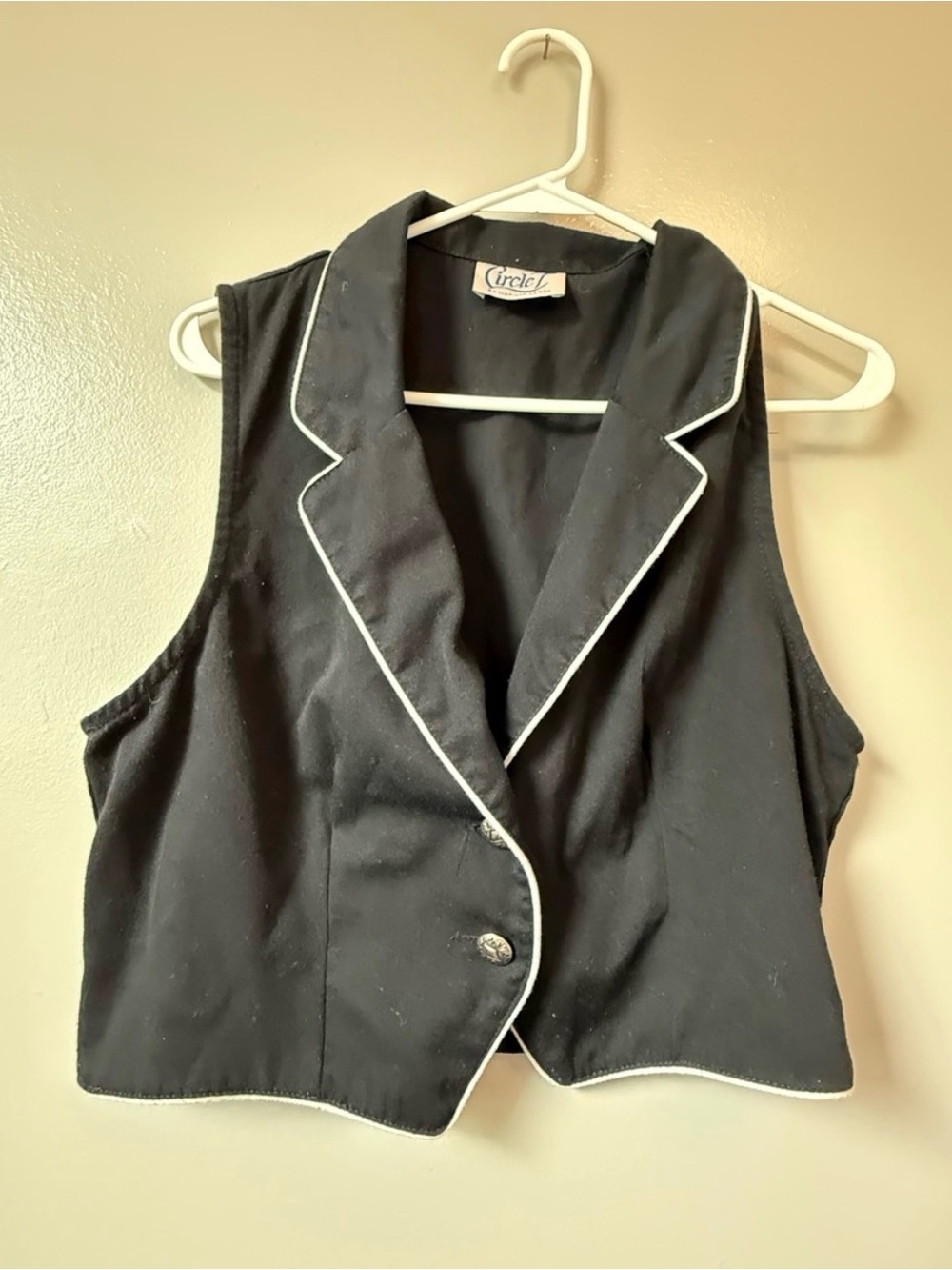 Circle T by Marilyn Lenox Black Vest Size L